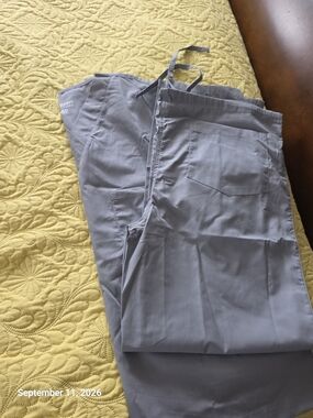 All Heart 2piece Dark Grey Woman Scrub Set Size Medium. Brand New